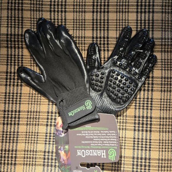 Hands On Grooming Gloves - Horses, Dogs pets- new with tags on - Picture 3 of 5